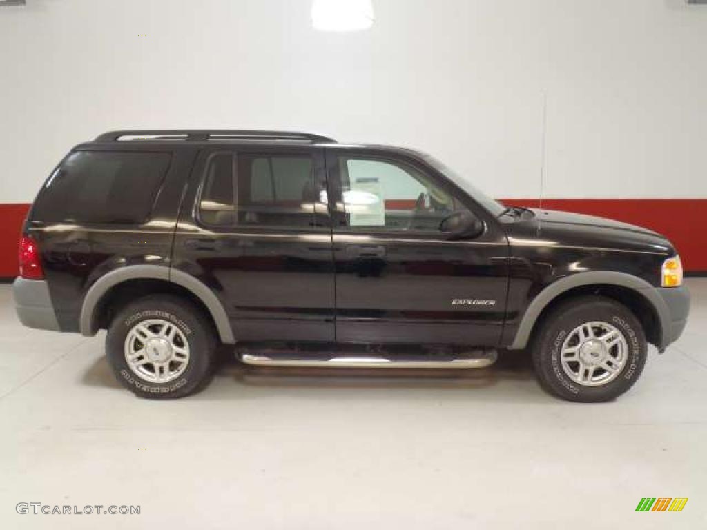 2002 Explorer XLS 4x4 - Black Clearcoat / Medium Parchment photo #3