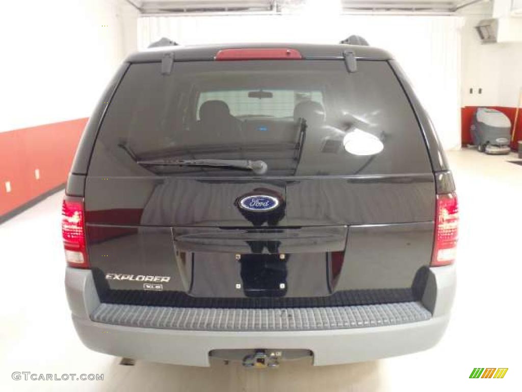 2002 Explorer XLS 4x4 - Black Clearcoat / Medium Parchment photo #5