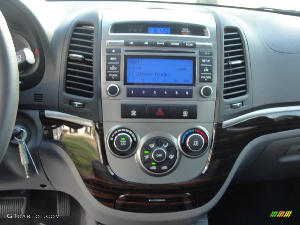 2011 Hyundai Santa Fe SE Controls Photo #46137763