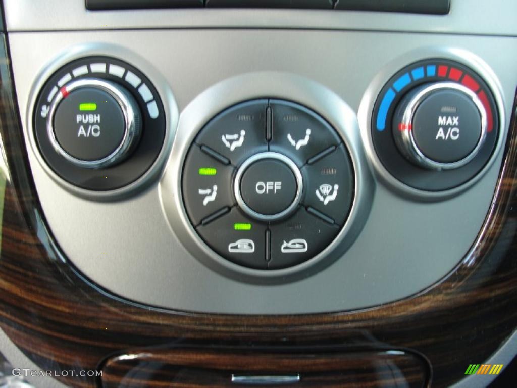 2011 Hyundai Santa Fe SE Controls Photo #46137778