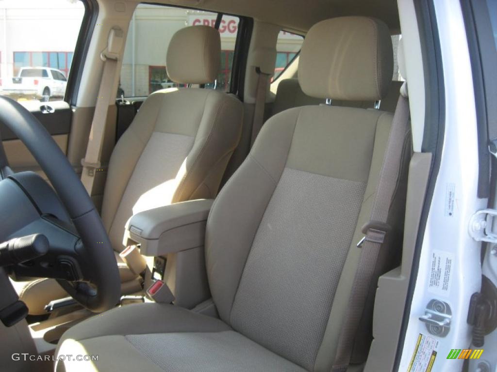 Dark Slate Gray/Light Pebble Beige Interior 2011 Jeep Compass 2.4 Latitude 4x4 Photo #46137928