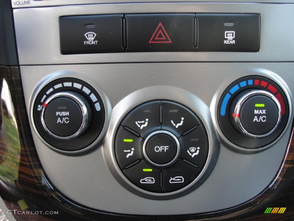 2011 Hyundai Santa Fe SE Controls Photo #46138063