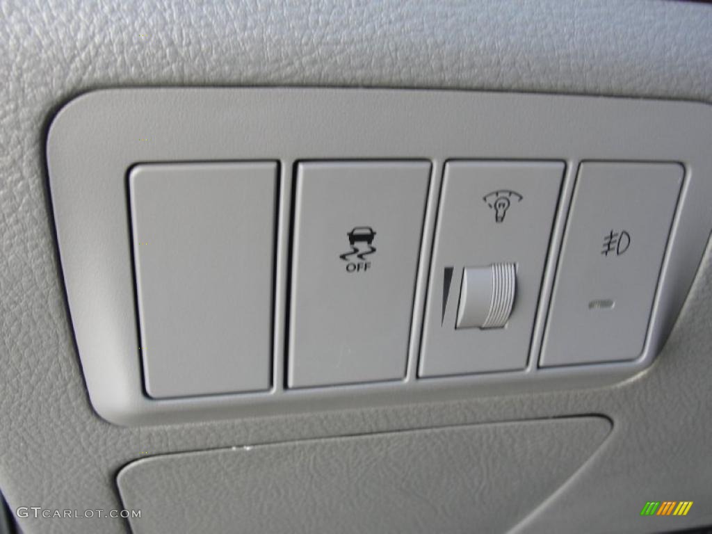 2011 Hyundai Santa Fe SE Controls Photo #46138090