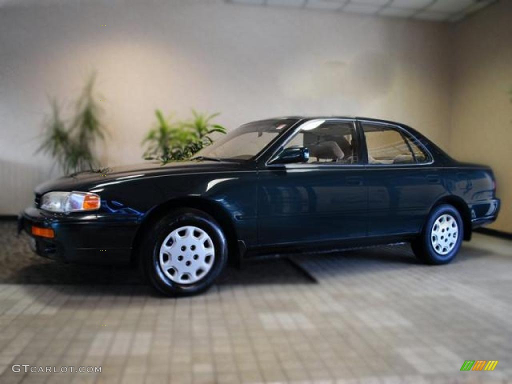 1995 Camry LE Sedan - Dark Emerald Green Metallic / Beige photo #2