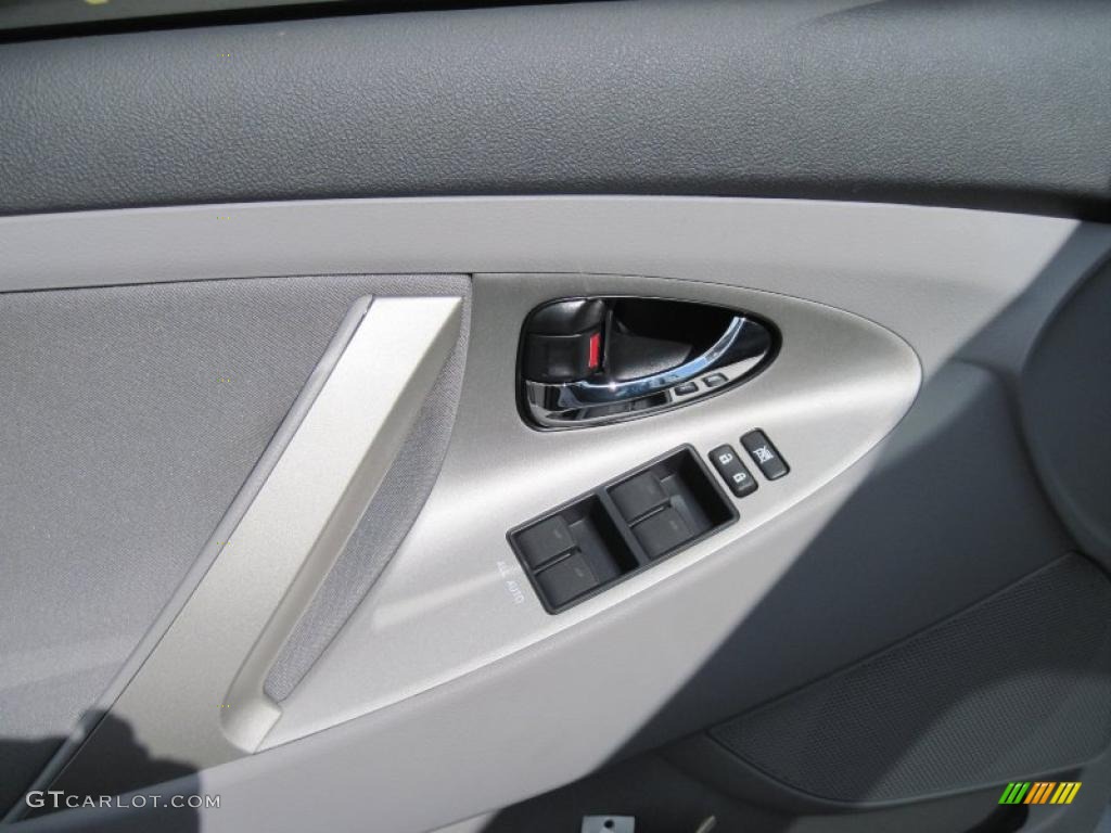 2011 Toyota Camry SE Ash Door Panel Photo #46139134