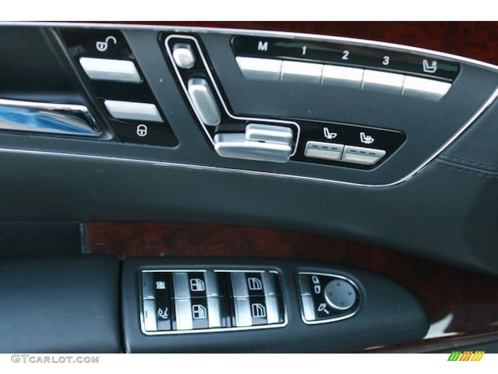 2007 Mercedes-Benz S 600 Sedan Controls Photo #46141831