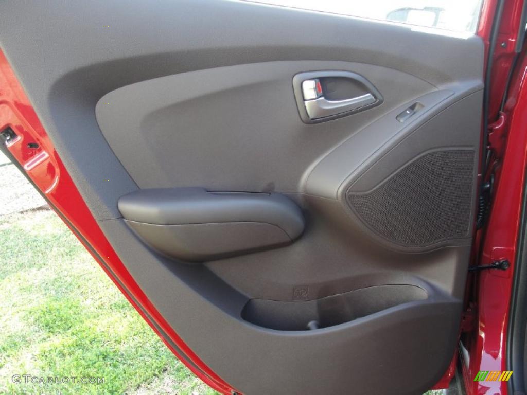 2011 Hyundai Tucson GL Taupe Door Panel Photo #46142128