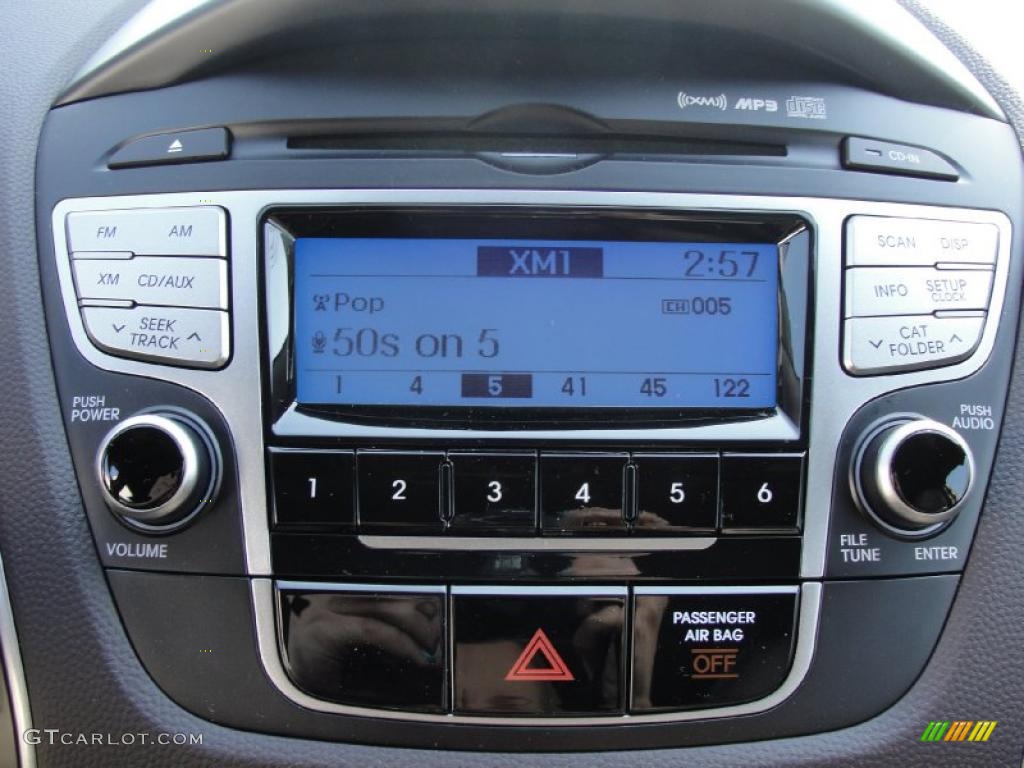 2011 Hyundai Tucson GL Controls Photo #46142611