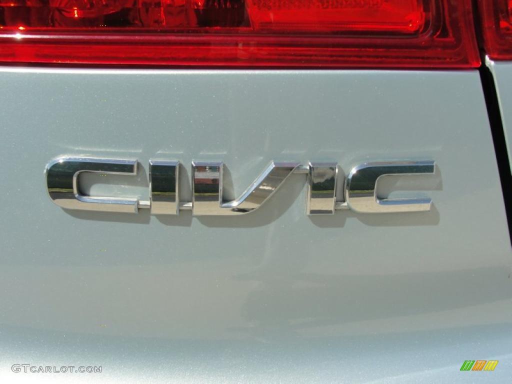 2005 Civic Hybrid Sedan - Opal Silver Blue Metallic / Gray photo #20