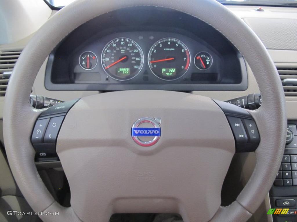 2005 Volvo XC90 2.5T Taupe/Light Taupe Steering Wheel Photo #46144075