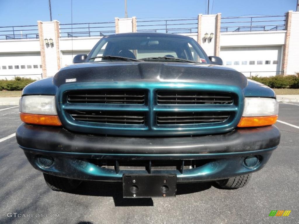 1997 Dakota Sport Extended Cab 4x4 - Emerald Green Metallic / Agate photo #2