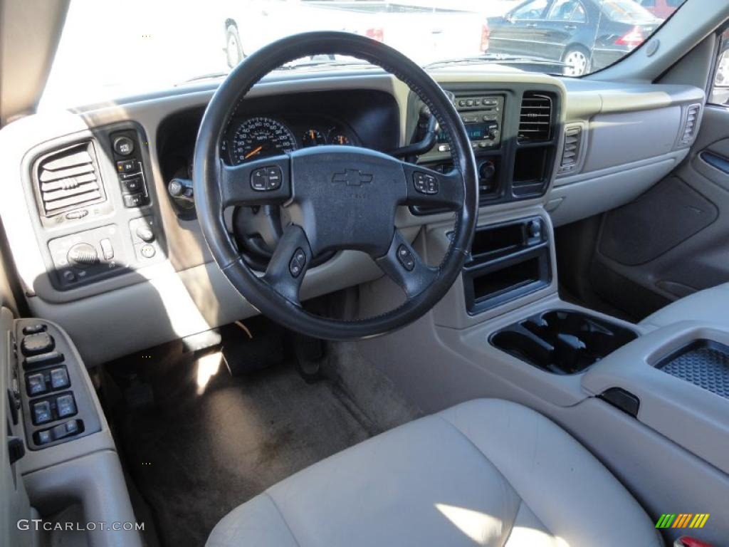 2004 Tahoe LT 4x4 - Black / Tan/Neutral photo #13