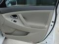 Super White - Camry LE Photo No. 22