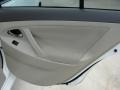 Super White - Camry LE Photo No. 25
