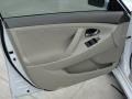 Super White - Camry LE Photo No. 30