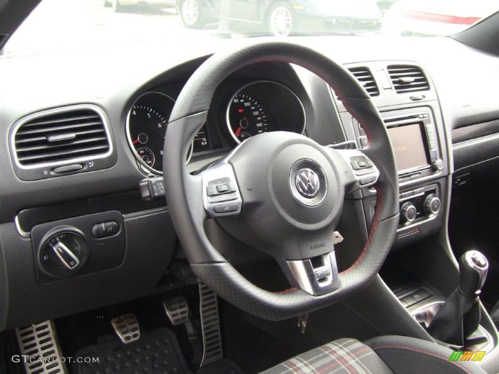 2010 Volkswagen GTI 4 Door Interlagos Plaid Cloth Steering Wheel Photo #46148016