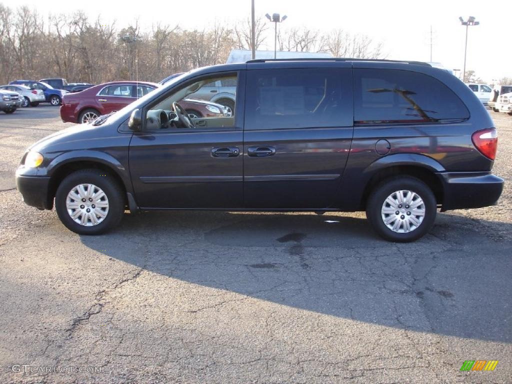 2007 Town & Country LX - Modern Blue Pearl / Dark Khaki/Light Graystone photo #9