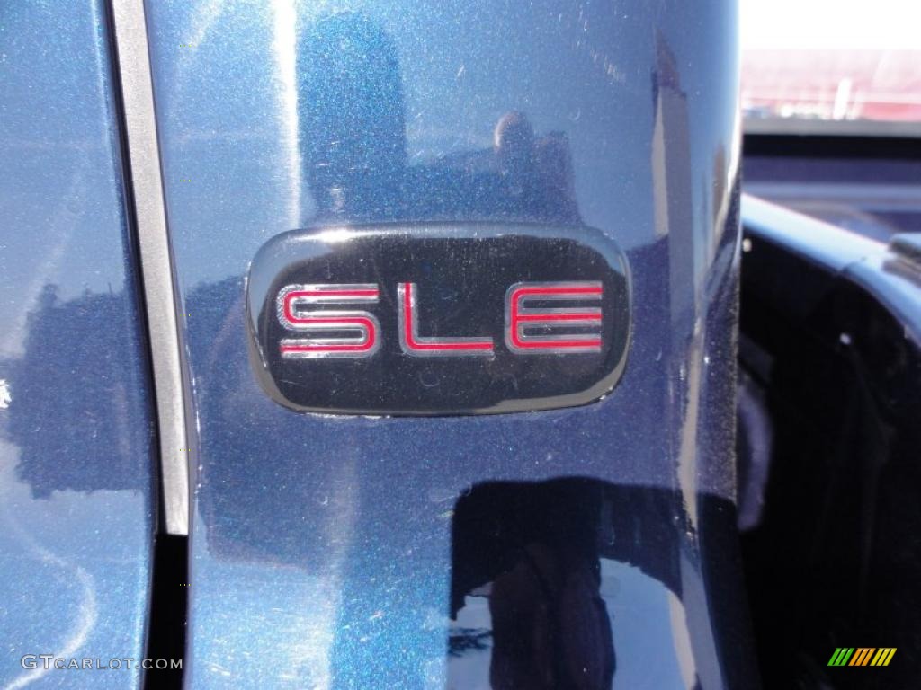 2005 GMC Sierra 1500 SLE Crew Cab Marks and Logos Photo #46151005