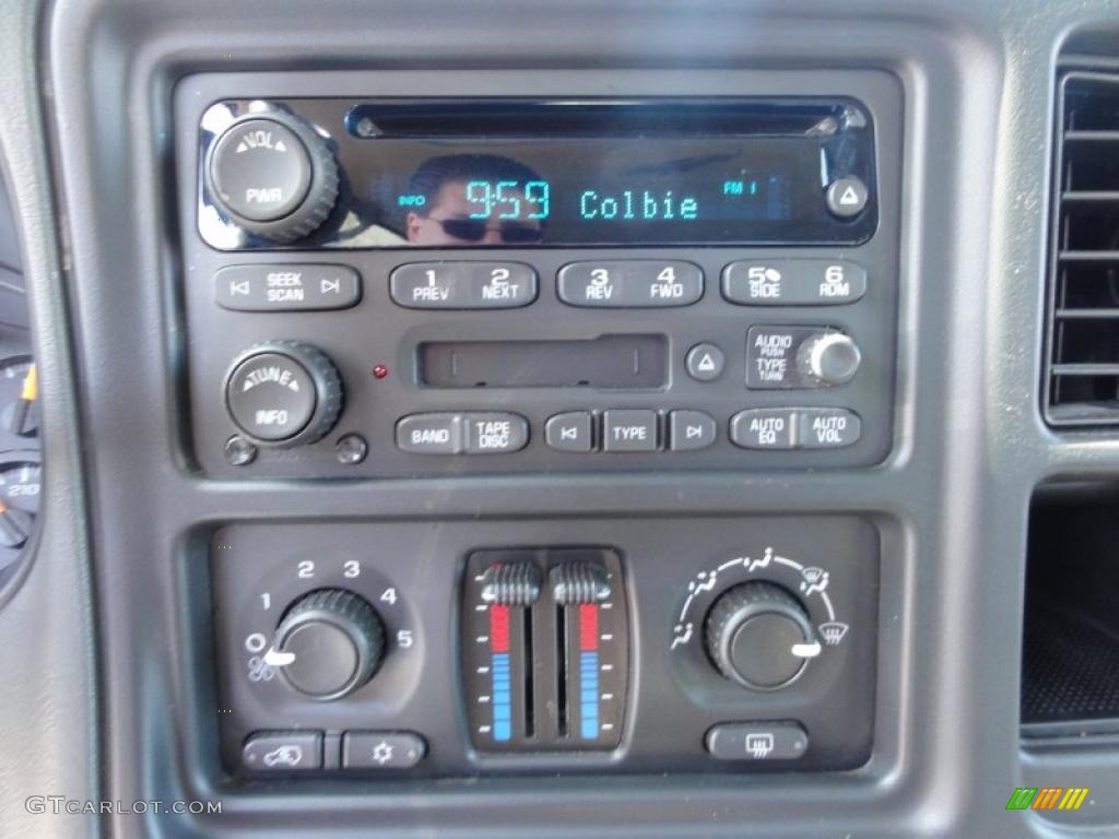 2005 GMC Sierra 1500 SLE Crew Cab Controls Photo #46151020