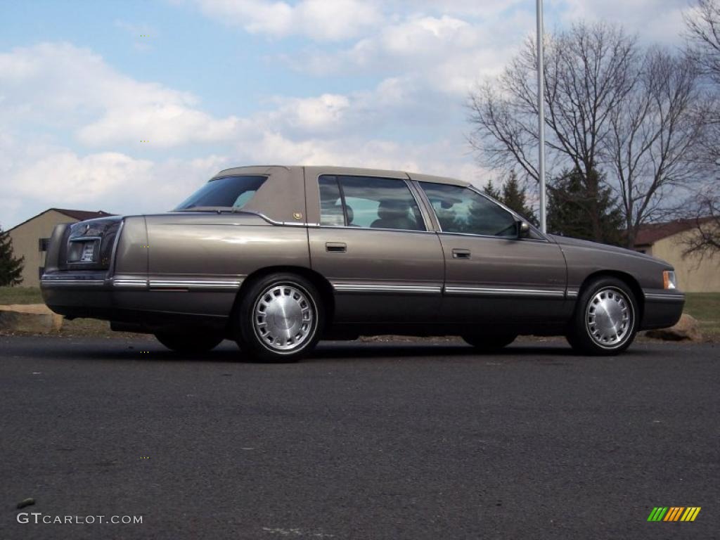 1999 DeVille Sedan - Moonstone / Neutral Shale photo #5