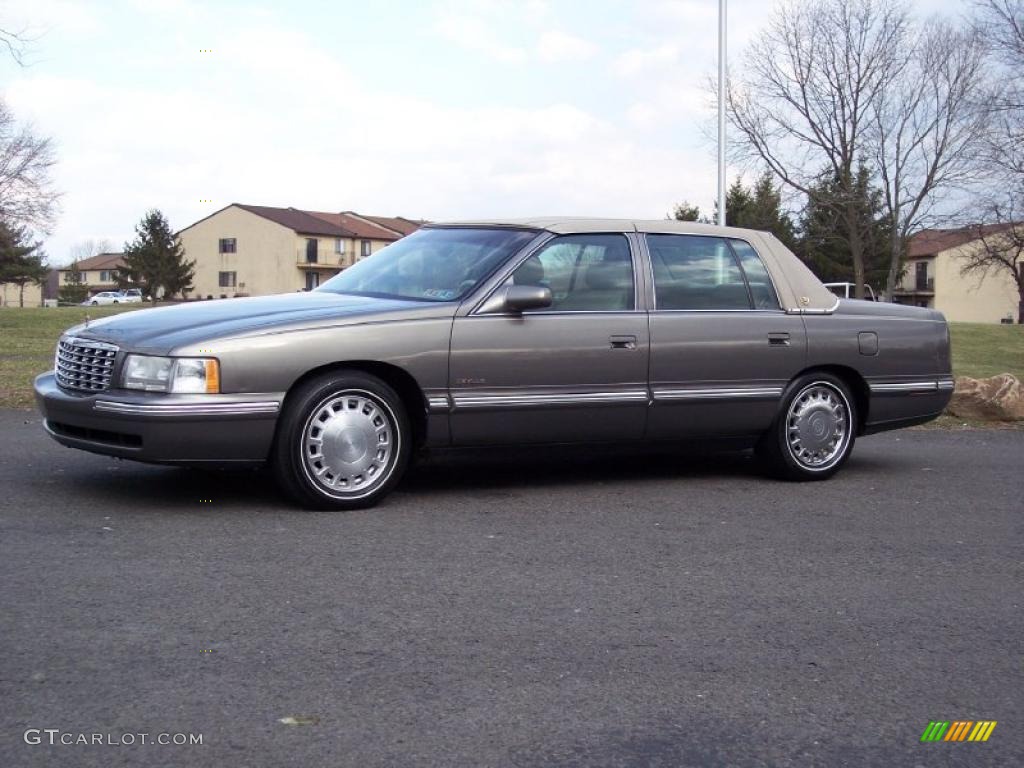 1999 DeVille Sedan - Moonstone / Neutral Shale photo #12