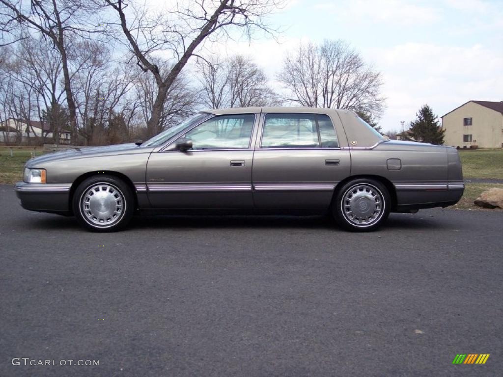 1999 DeVille Sedan - Moonstone / Neutral Shale photo #13