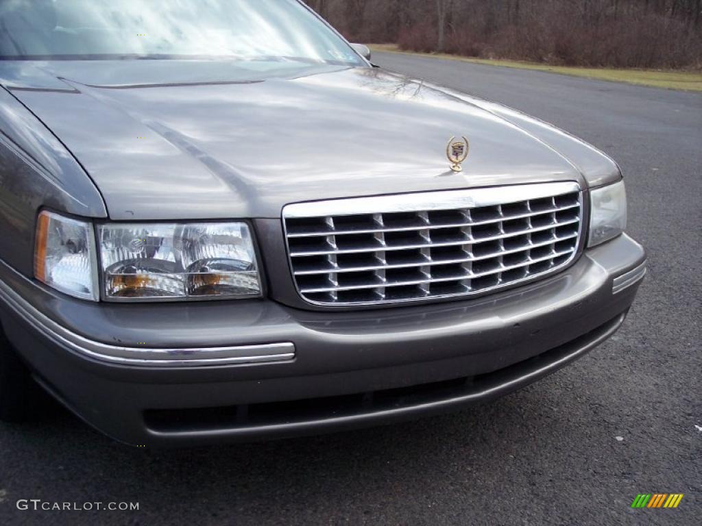 1999 DeVille Sedan - Moonstone / Neutral Shale photo #18