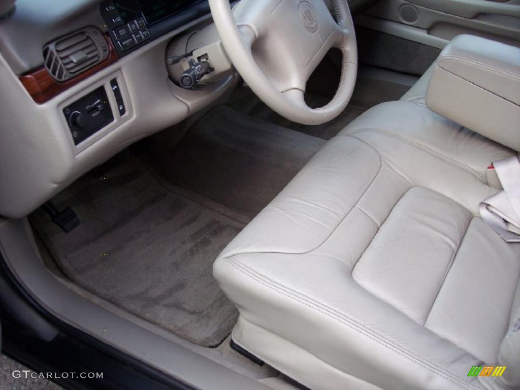 1999 DeVille Sedan - Moonstone / Neutral Shale photo #28