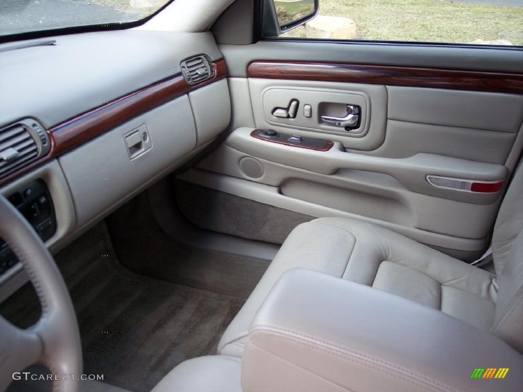 1999 DeVille Sedan - Moonstone / Neutral Shale photo #31
