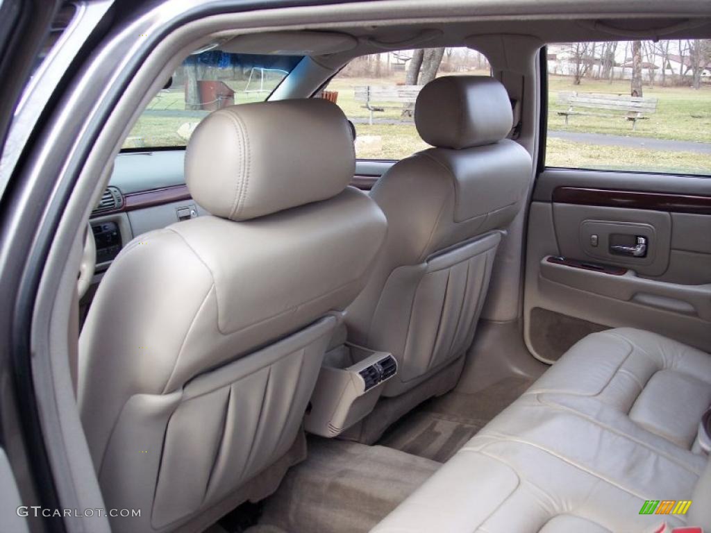 1999 DeVille Sedan - Moonstone / Neutral Shale photo #34