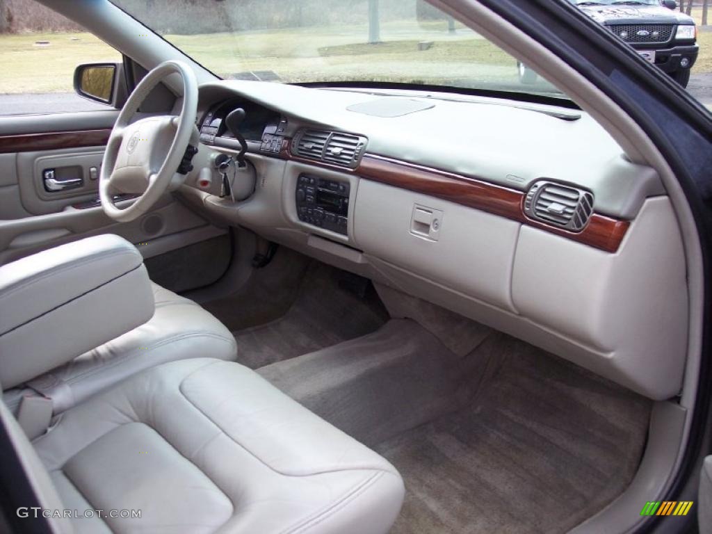 1999 DeVille Sedan - Moonstone / Neutral Shale photo #38