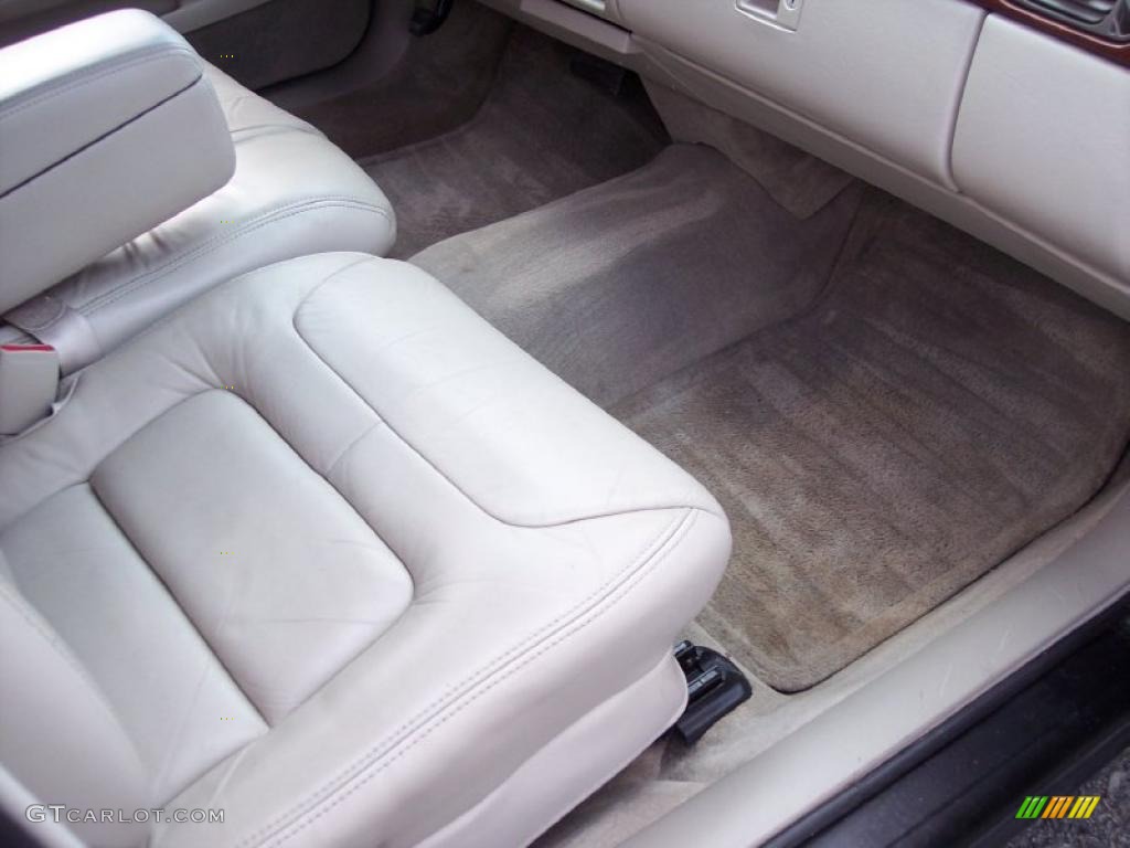 1999 DeVille Sedan - Moonstone / Neutral Shale photo #40