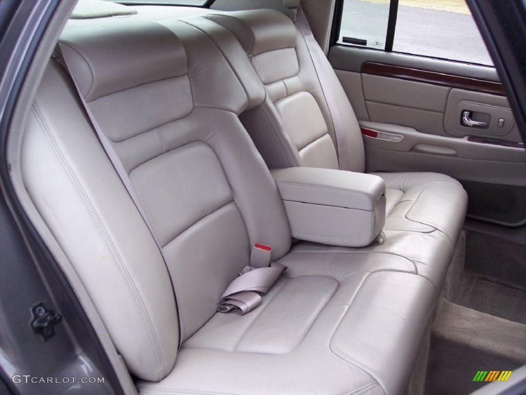 1999 DeVille Sedan - Moonstone / Neutral Shale photo #43