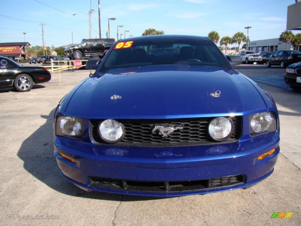 2005 Mustang GT Premium Coupe - Sonic Blue Metallic / Dark Charcoal photo #3