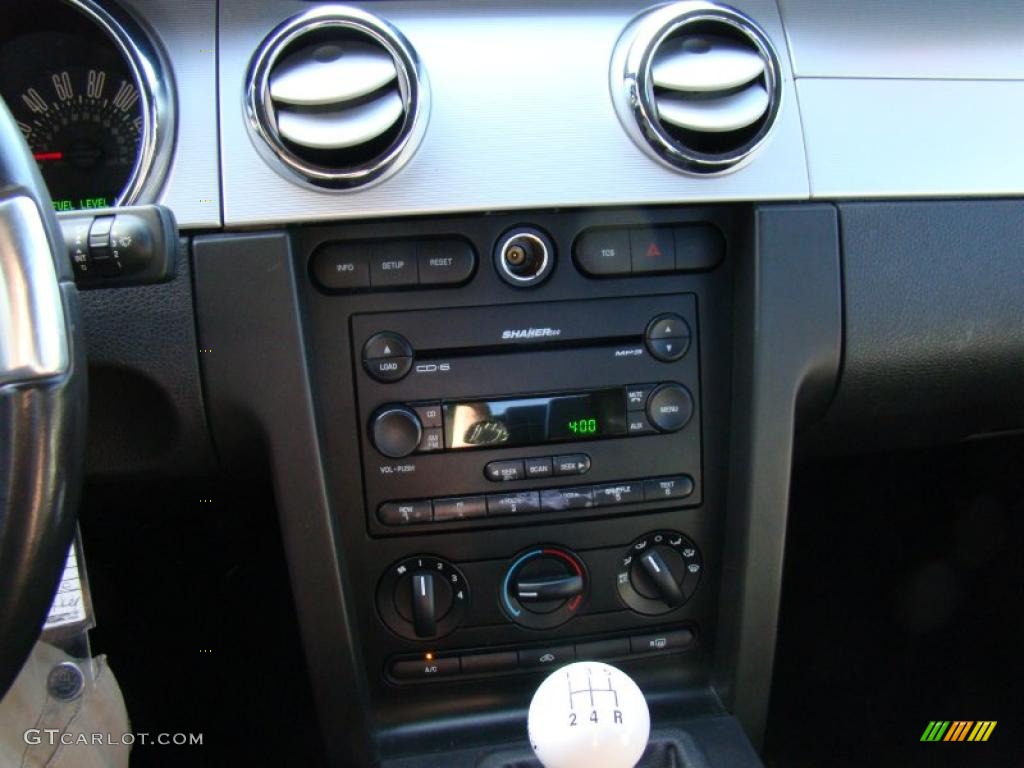 2005 Mustang GT Premium Coupe - Sonic Blue Metallic / Dark Charcoal photo #18