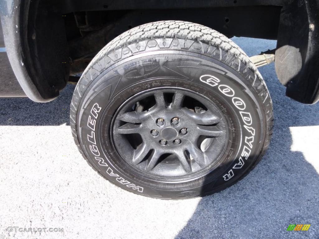 2003 Dakota Sport Club Cab 4x4 - Black / Dark Slate Gray photo #40