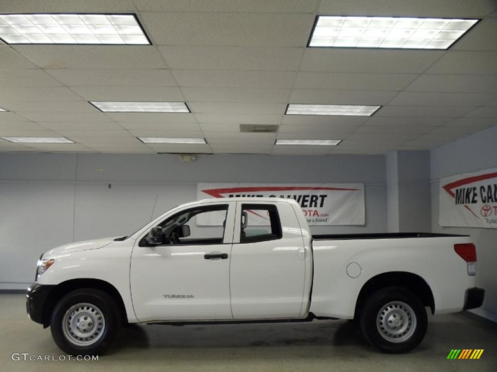 2010 Tundra Double Cab - Super White / Graphite Gray photo #3