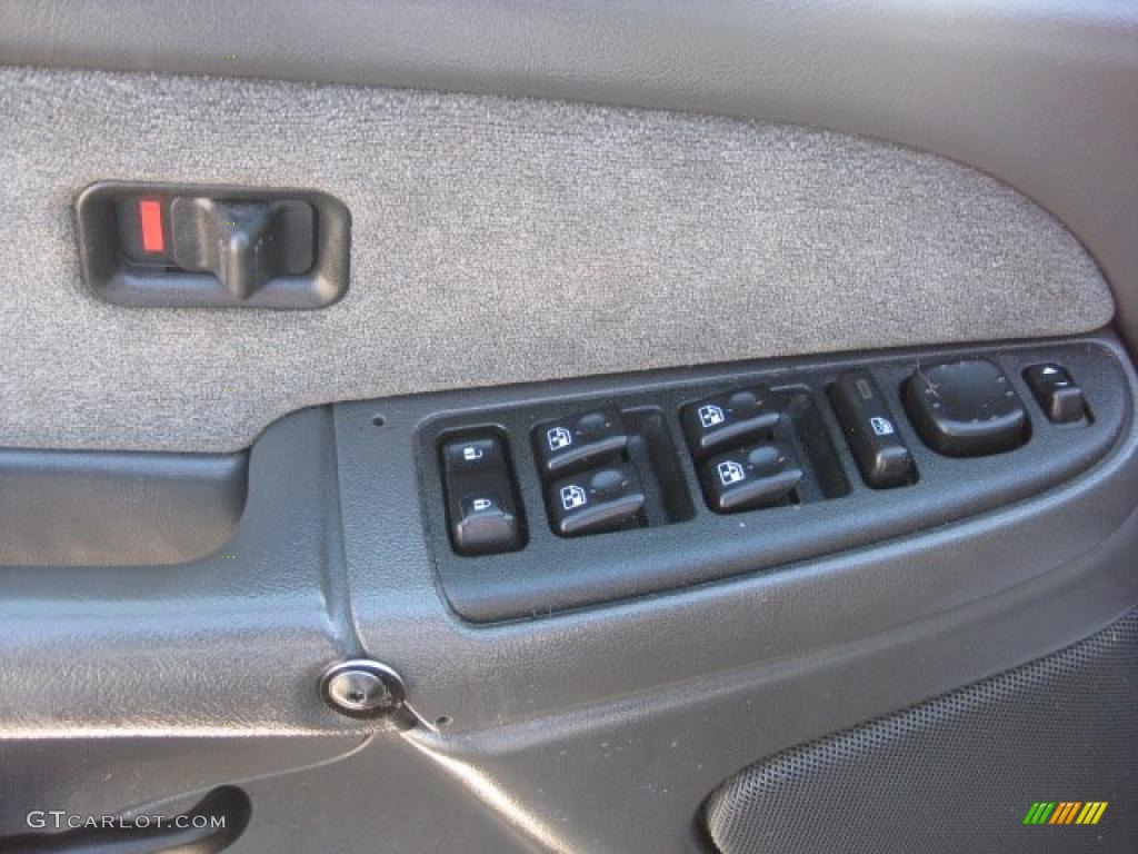 2003 Silverado 1500 LS Crew Cab 4x4 - Dark Gray Metallic / Medium Gray photo #21