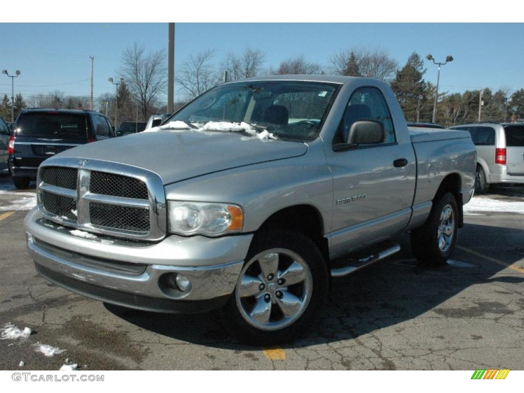 2004 Ram 1500 SLT Regular Cab 4x4 - Bright Silver Metallic / Dark Slate Gray photo #3