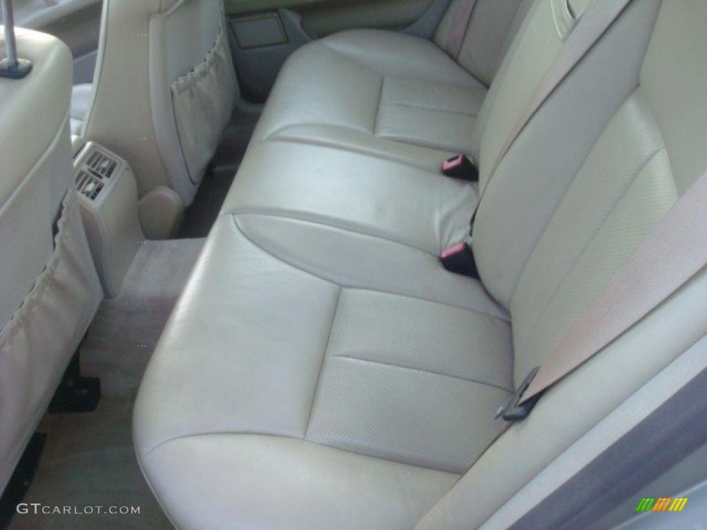 Beige Interior 1996 Mercedes-Benz E 320 Sedan Photo #46161792