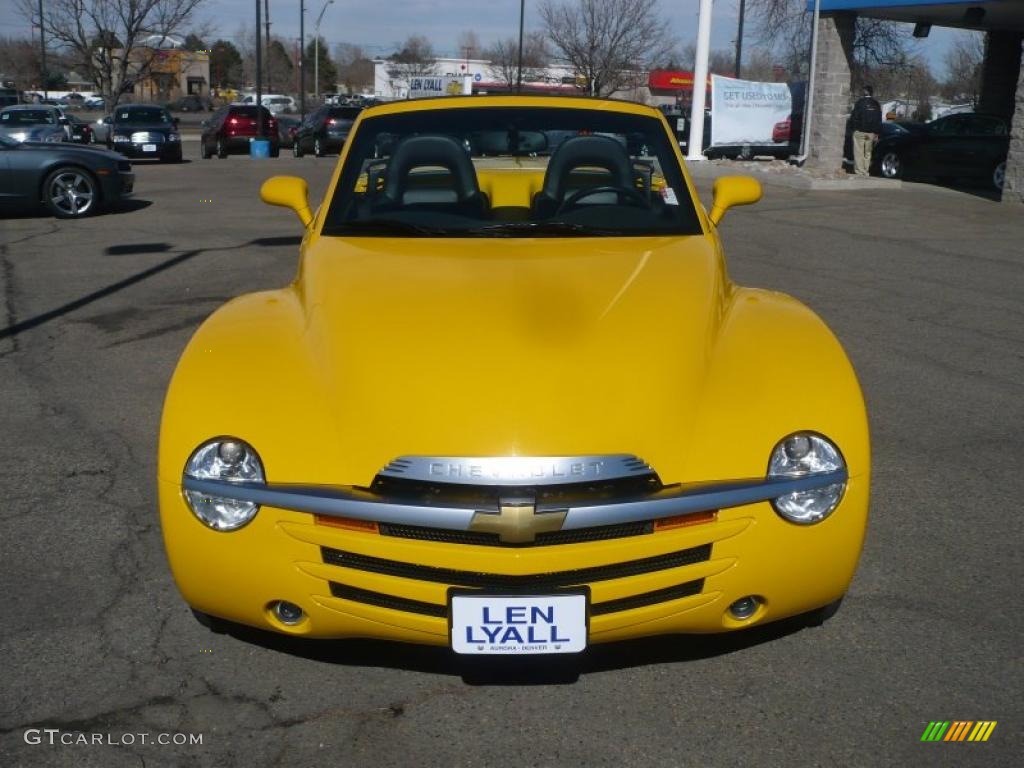 Slingshot Yellow 2004 Chevrolet SSR Standard SSR Model Exterior Photo #46162707