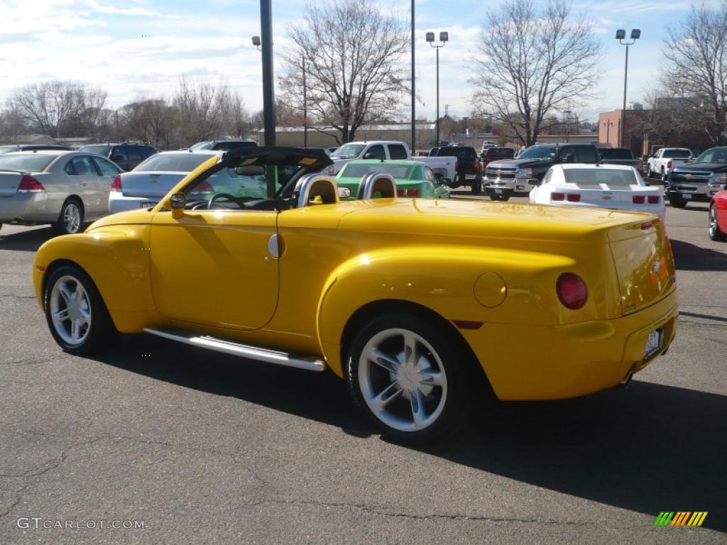 Slingshot Yellow 2004 Chevrolet SSR Standard SSR Model Exterior Photo #46162719