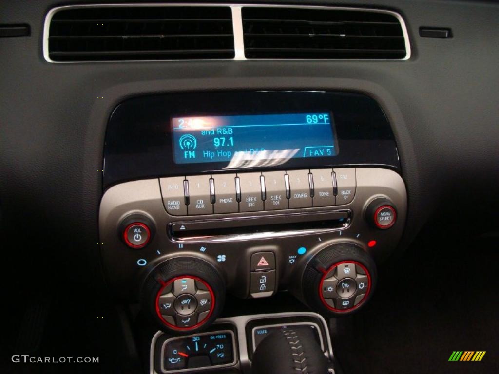 2011 Chevrolet Camaro SS/RS Convertible Controls Photo #46162800