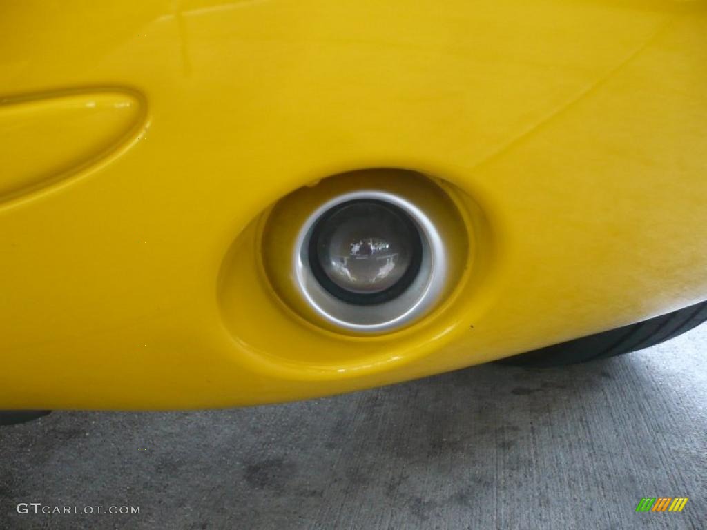 Slingshot Yellow 2004 Chevrolet SSR Standard SSR Model Exterior Photo #46162827