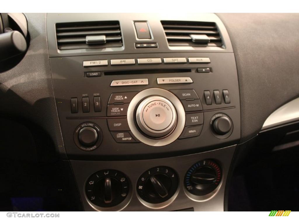 2010 Mazda MAZDA3 s Sport 4 Door Controls Photo #46164888