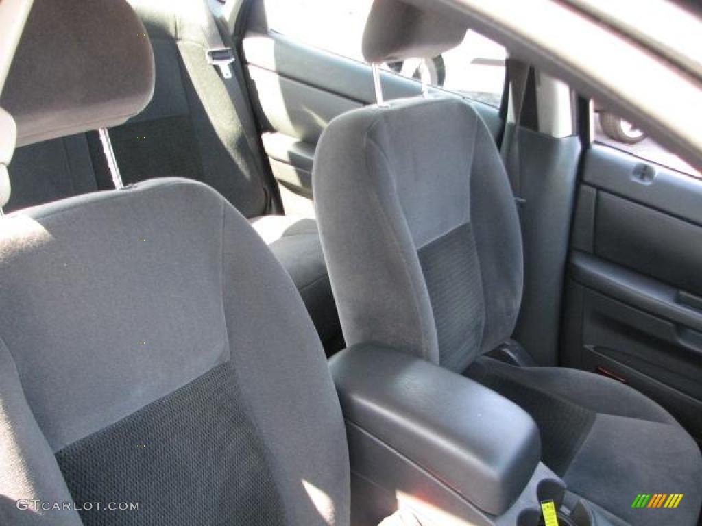 2004 Taurus SE Sedan - Black / Medium Graphite photo #15