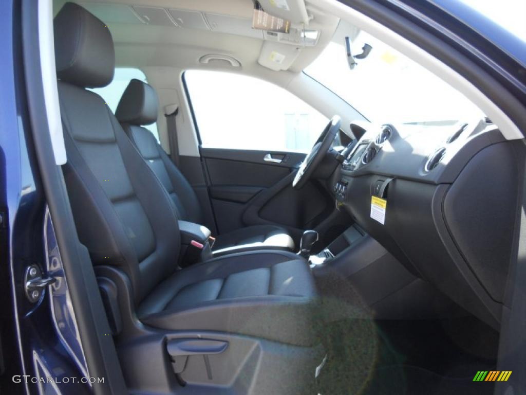 Charcoal Interior 2011 Volkswagen Tiguan SE Photo #46169600