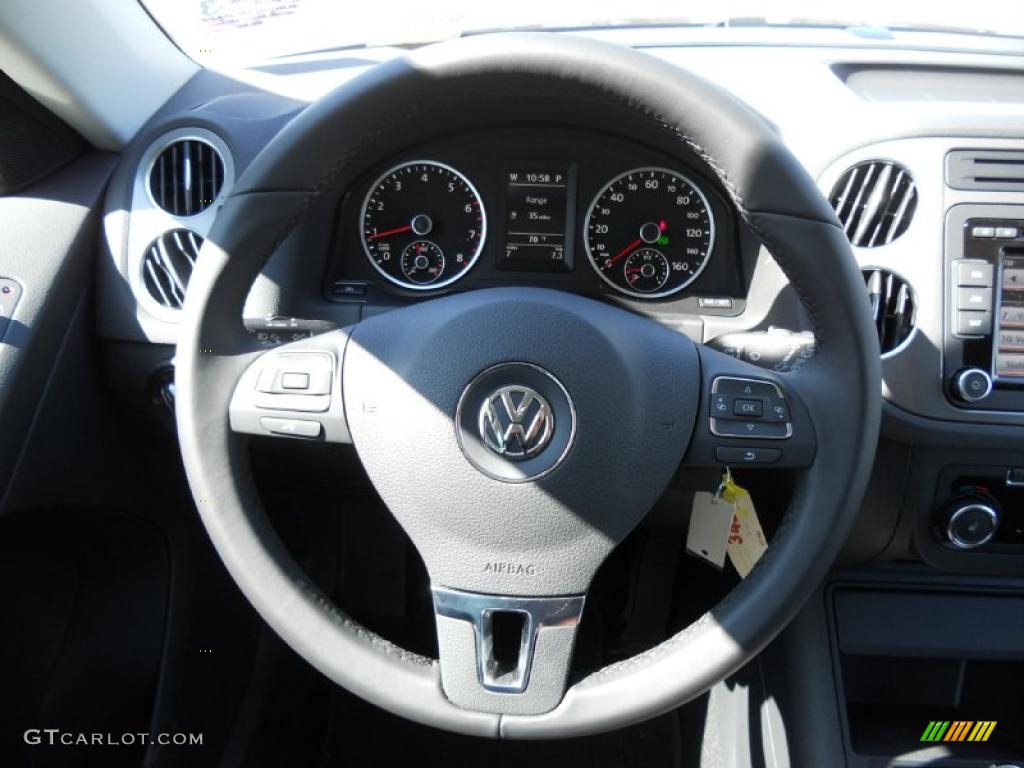 2011 Volkswagen Tiguan SE Gauges Photo #46169618