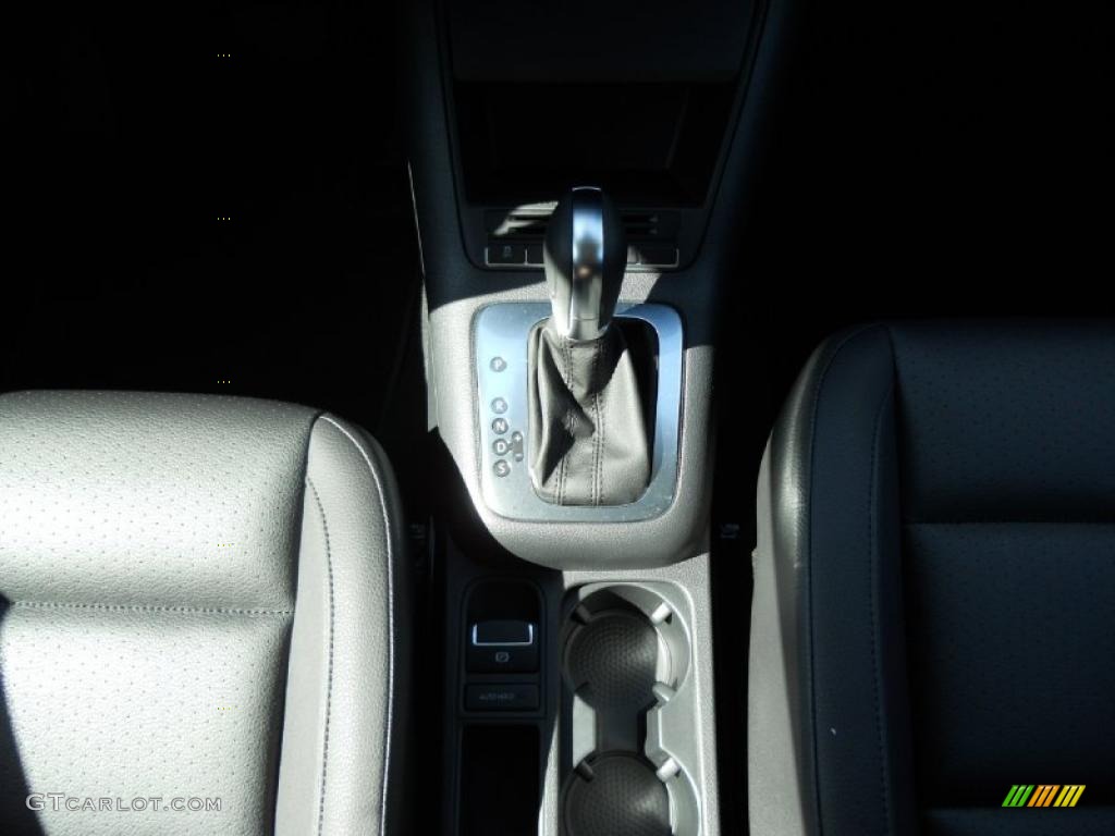 2011 Volkswagen Tiguan SE 6 Speed Tiptronic Automatic Transmission Photo #46169630