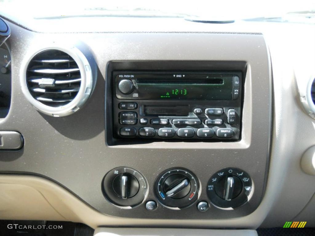2003 Ford Expedition XLT Controls Photo #46169741
